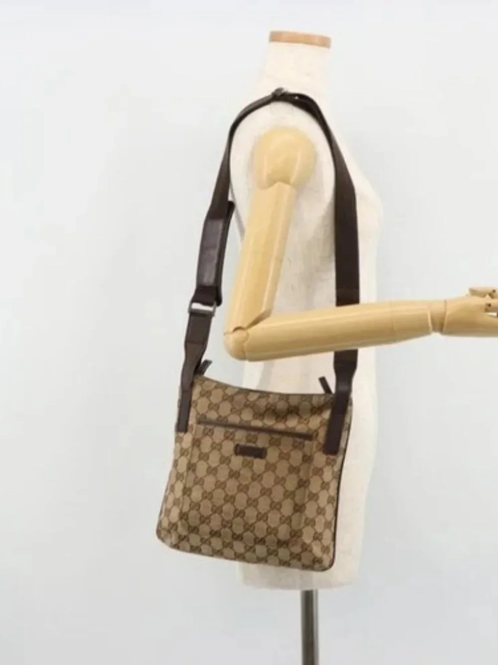 GUCCI GG Canvas Shoulder Bag Beige Silver 122793 Auth 180064